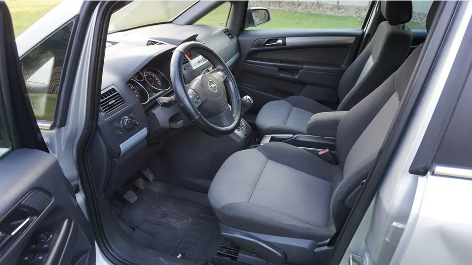 OPEL Zafira -