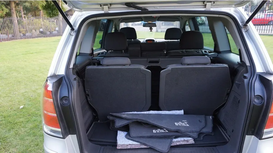 OPEL Zafira -