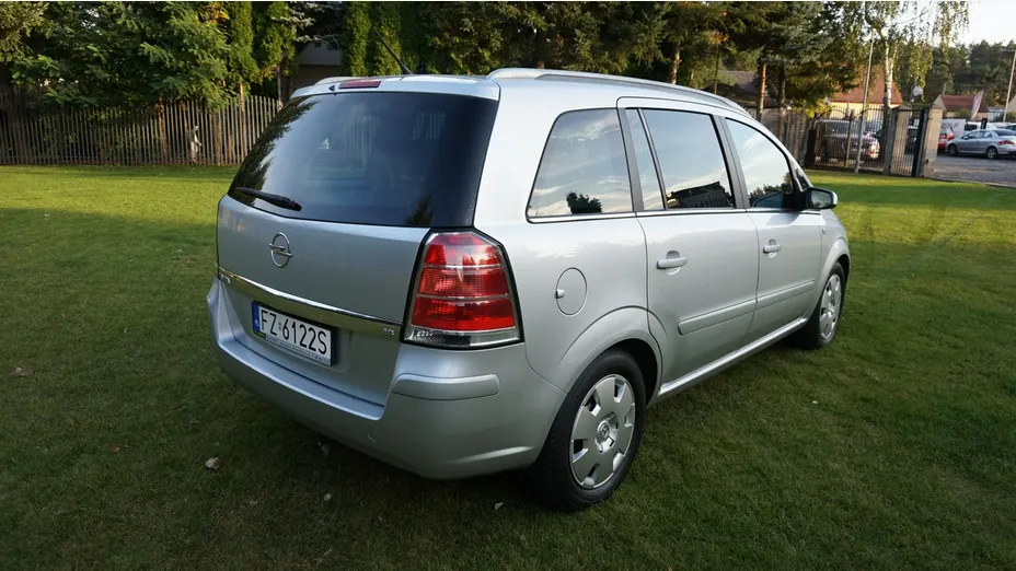 OPEL Zafira -
