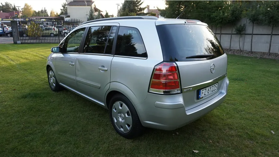 OPEL Zafira -