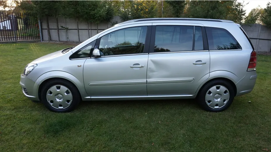 OPEL Zafira -