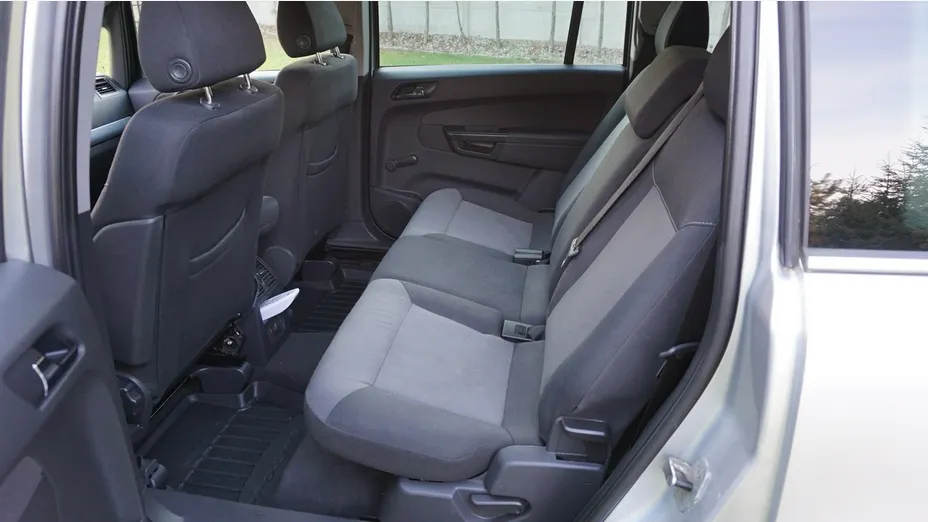 OPEL Zafira -