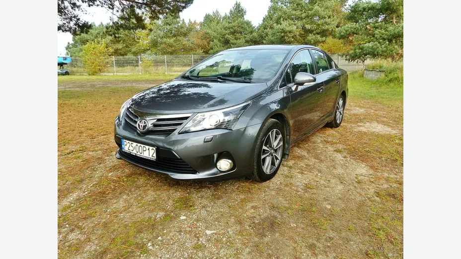 TOYOTA Avensis -