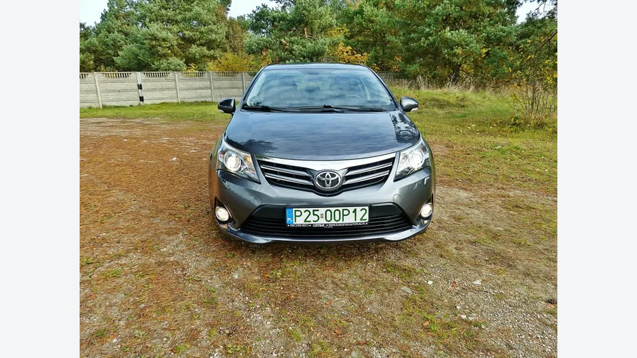 TOYOTA Avensis -