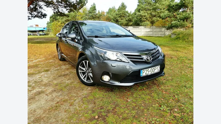 TOYOTA Avensis -