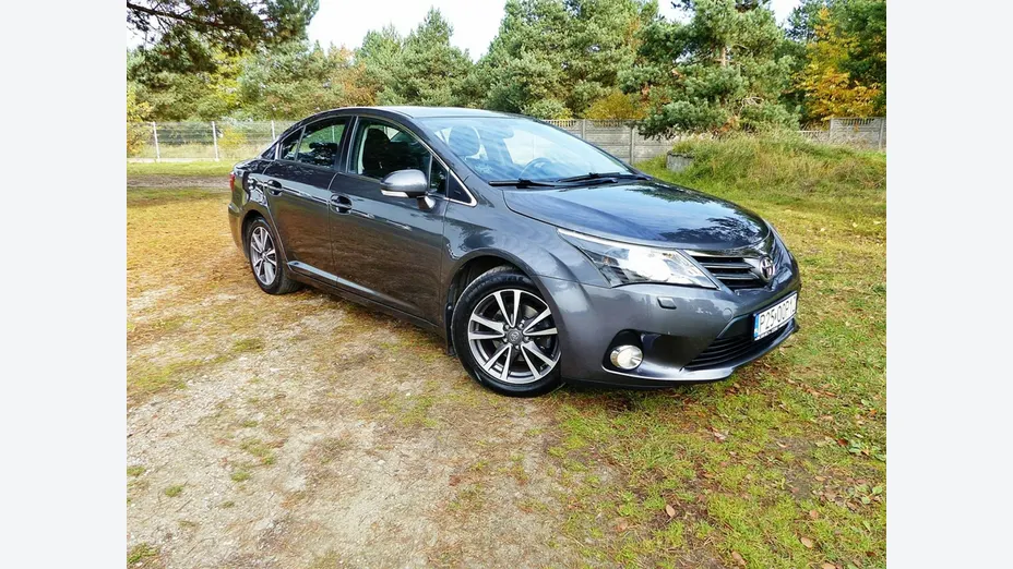 TOYOTA Avensis -