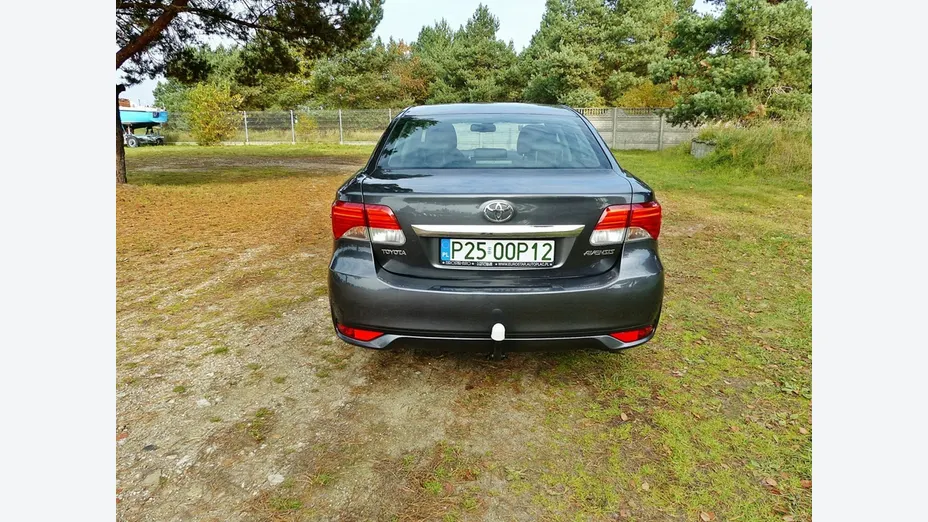 TOYOTA Avensis -