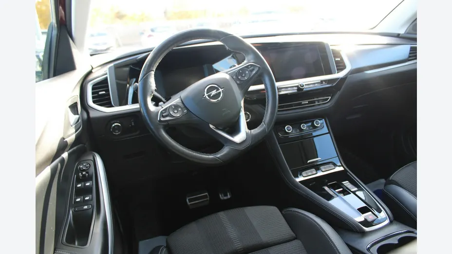 OPEL Grandland X -