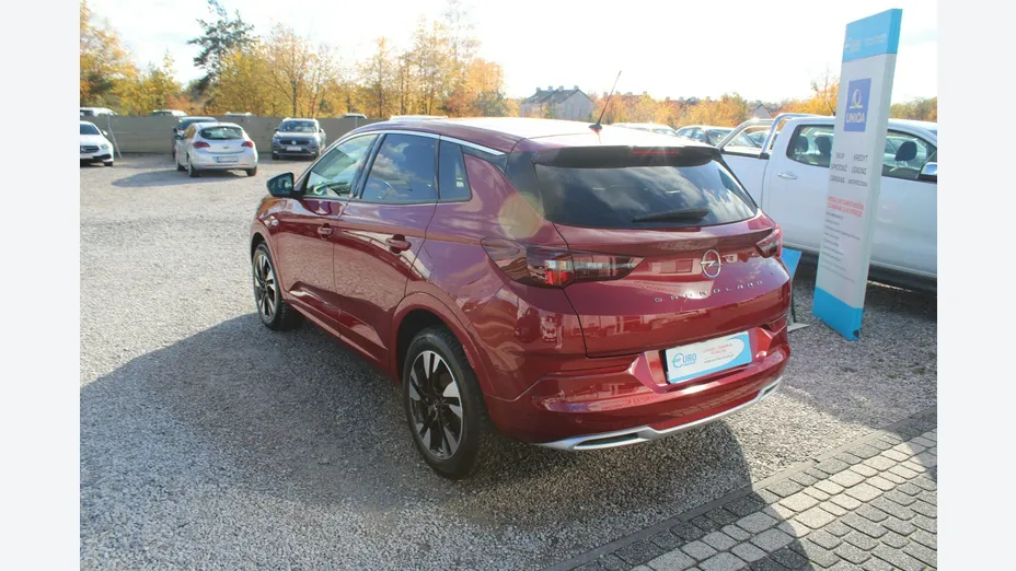 OPEL Grandland X -