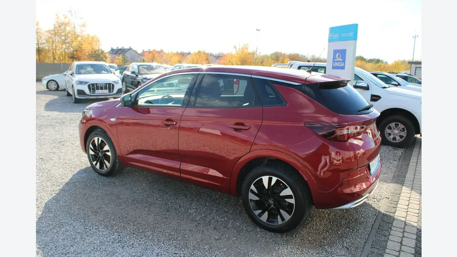 OPEL Grandland X -
