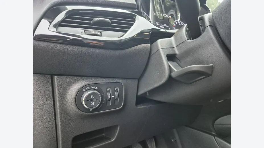 OPEL Corsa -