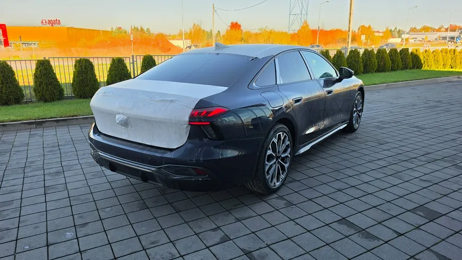 AUDI A6 -