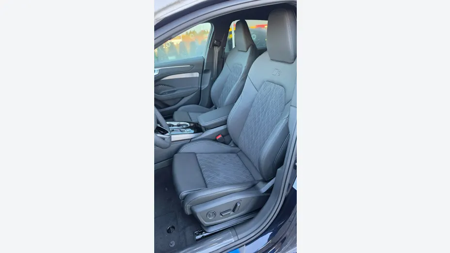 AUDI A6 -