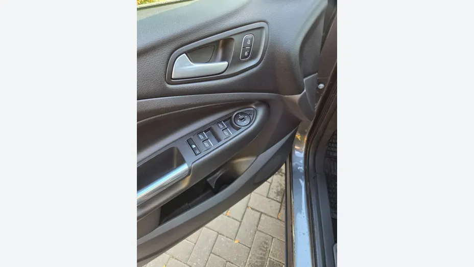 FORD Kuga -