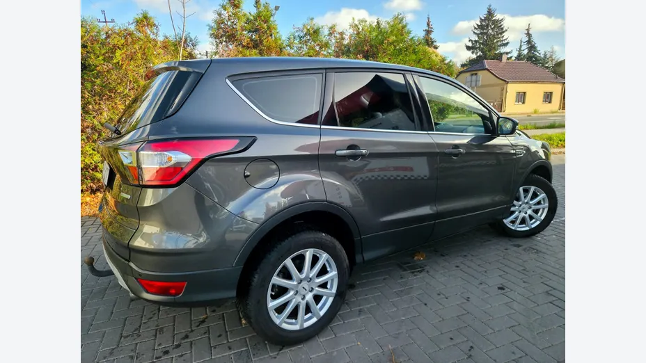 FORD Kuga -