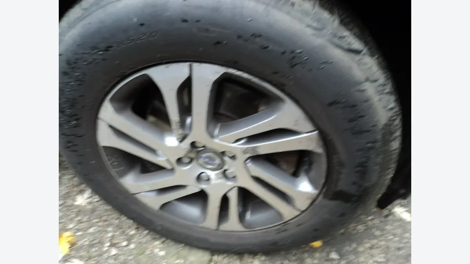VOLVO XC60 -