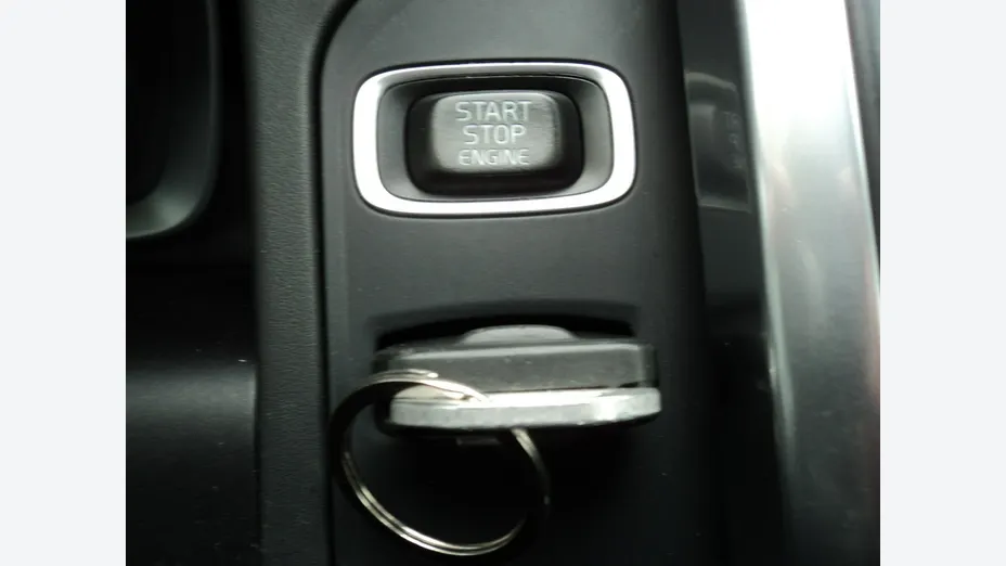 VOLVO XC60 -
