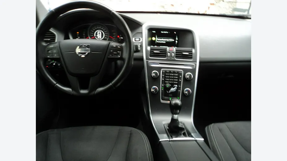 VOLVO XC60 -