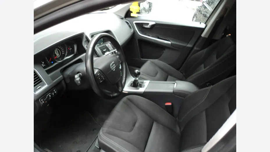VOLVO XC60 -
