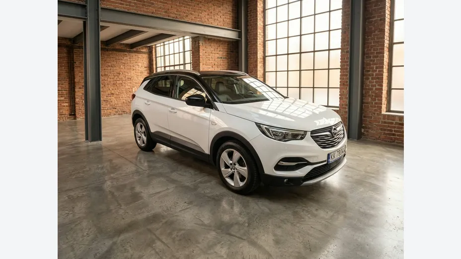 OPEL Grandland X -