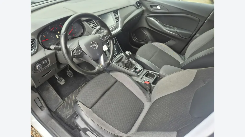 OPEL Grandland X -
