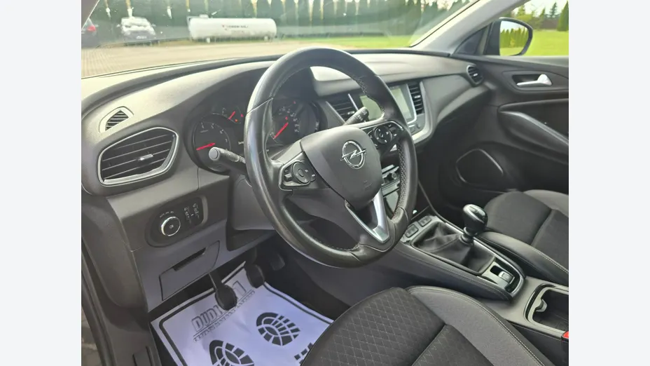 OPEL Grandland X -