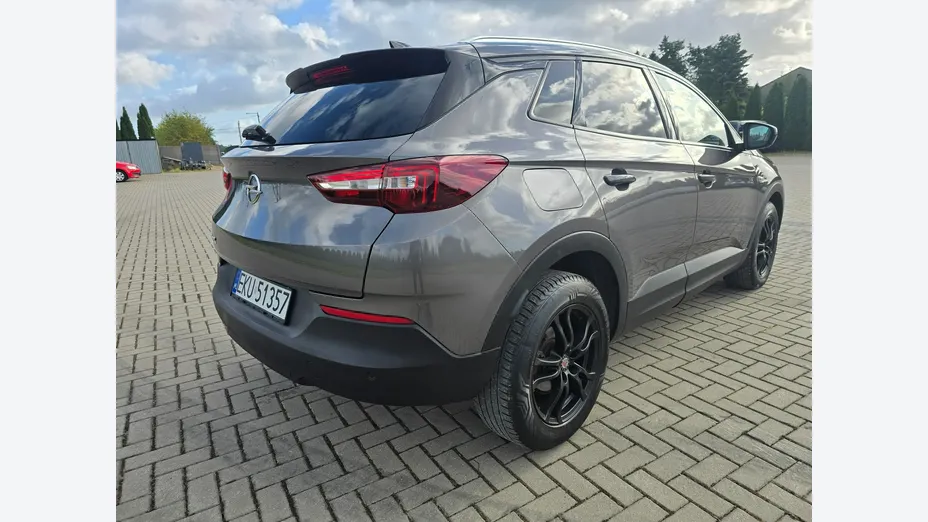 OPEL Grandland X -