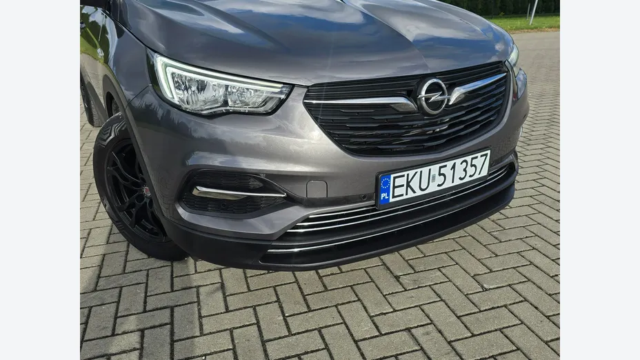 OPEL Grandland X -