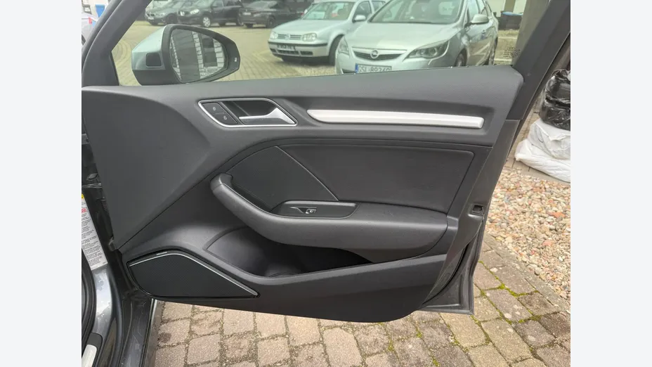 AUDI S3 -