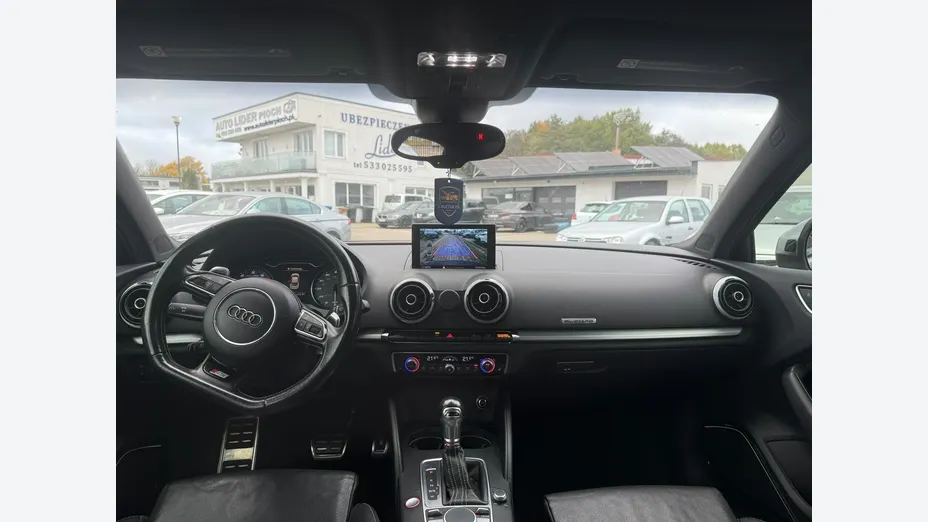 AUDI S3 -