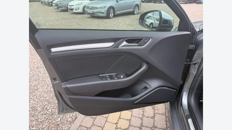 AUDI S3 -