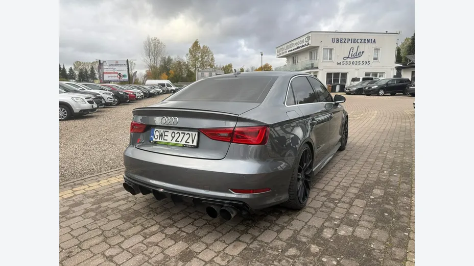 AUDI S3 -