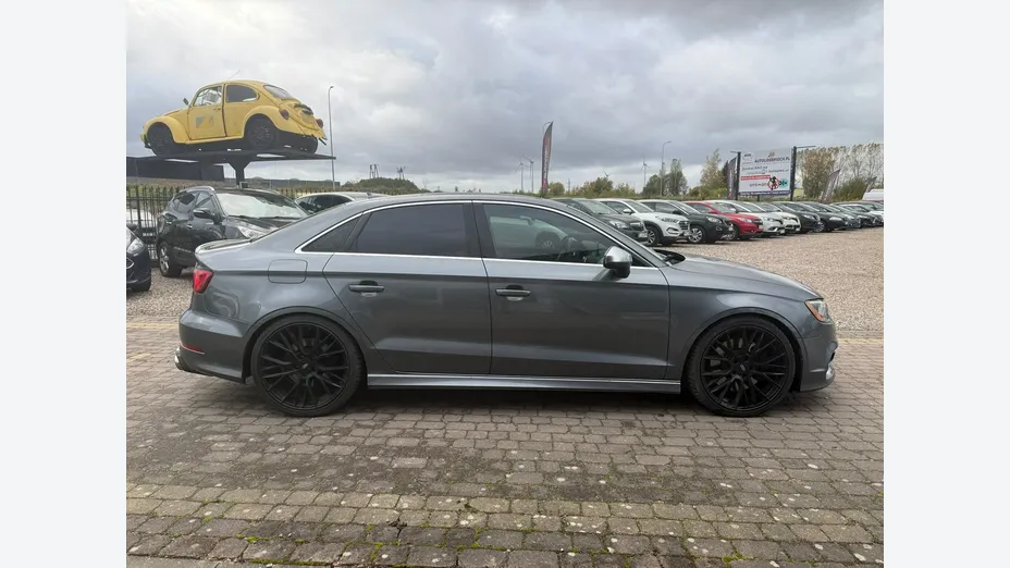 AUDI S3 -