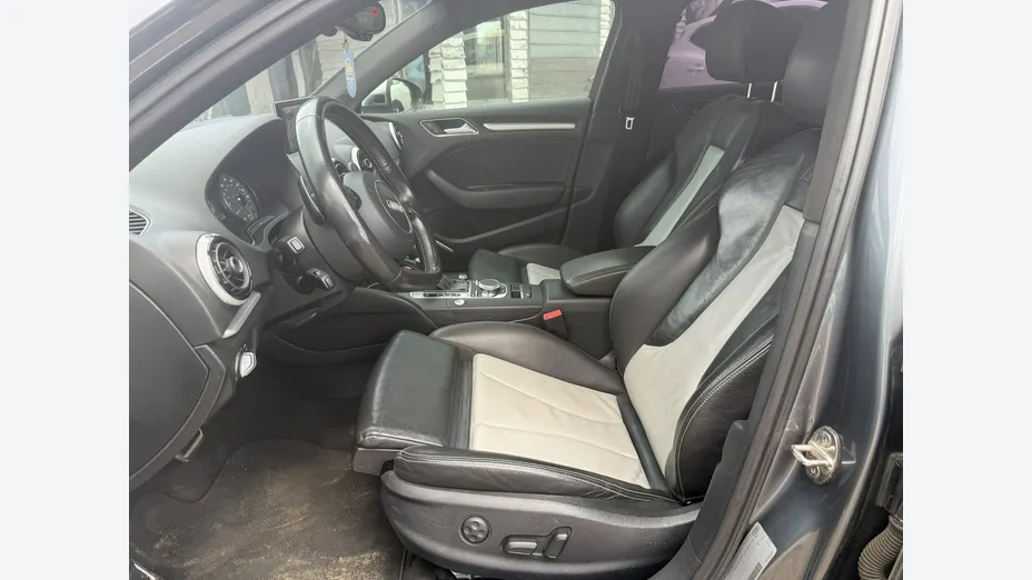 AUDI S3 -