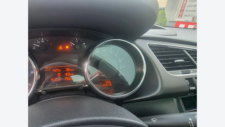 PEUGEOT 3008 -