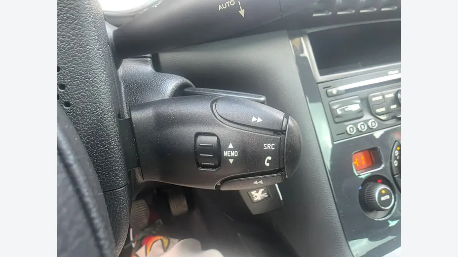 PEUGEOT 3008 -