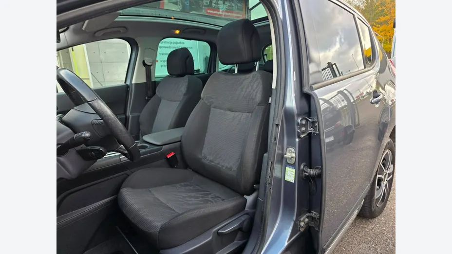 PEUGEOT 3008 -