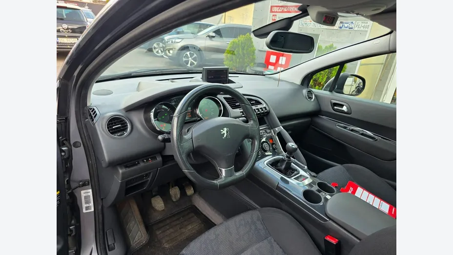 PEUGEOT 3008 -