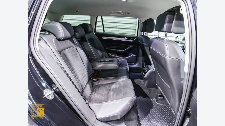 VOLKSWAGEN Passat -
