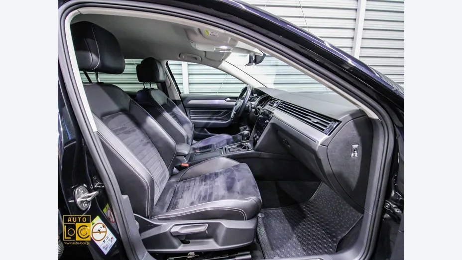 VOLKSWAGEN Passat -
