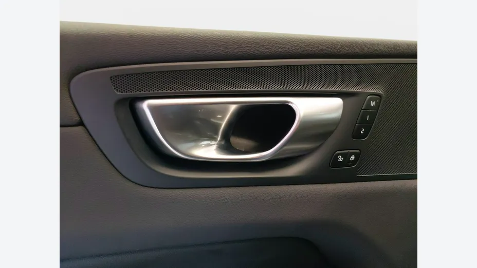 VOLVO XC60 -
