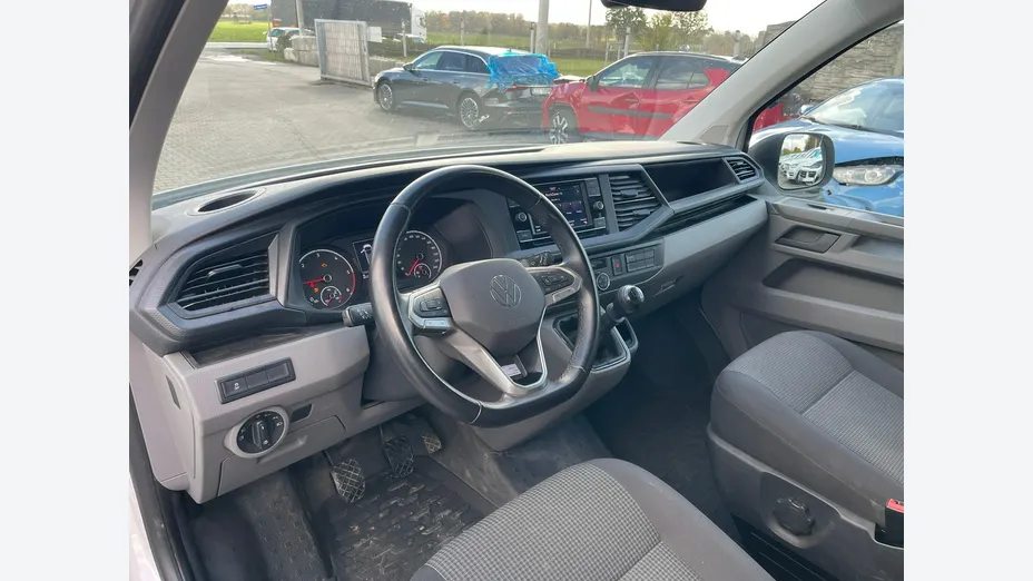 VOLKSWAGEN Transporter -