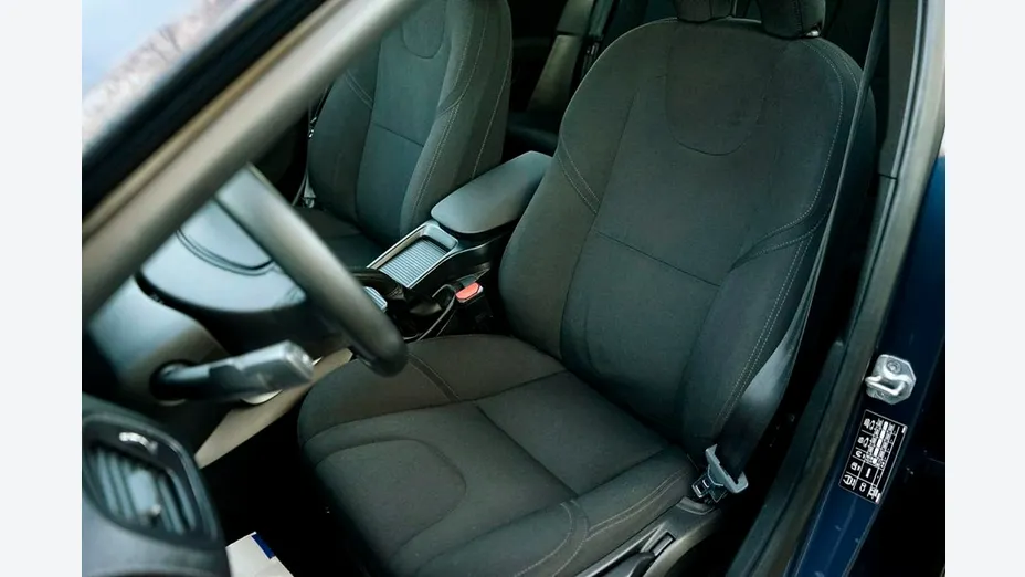 VOLVO V40 -