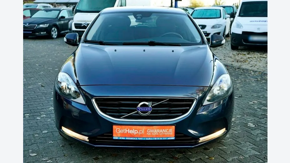 VOLVO V40 -