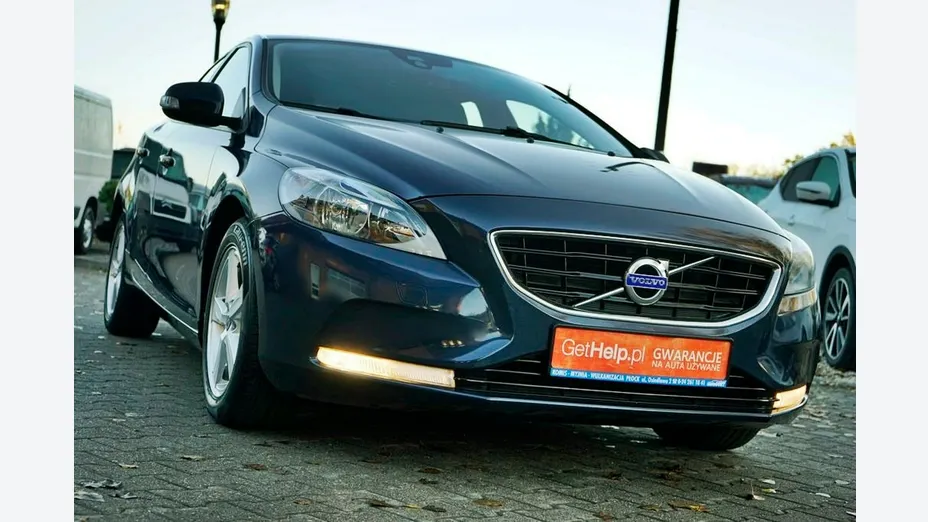 VOLVO V40 -
