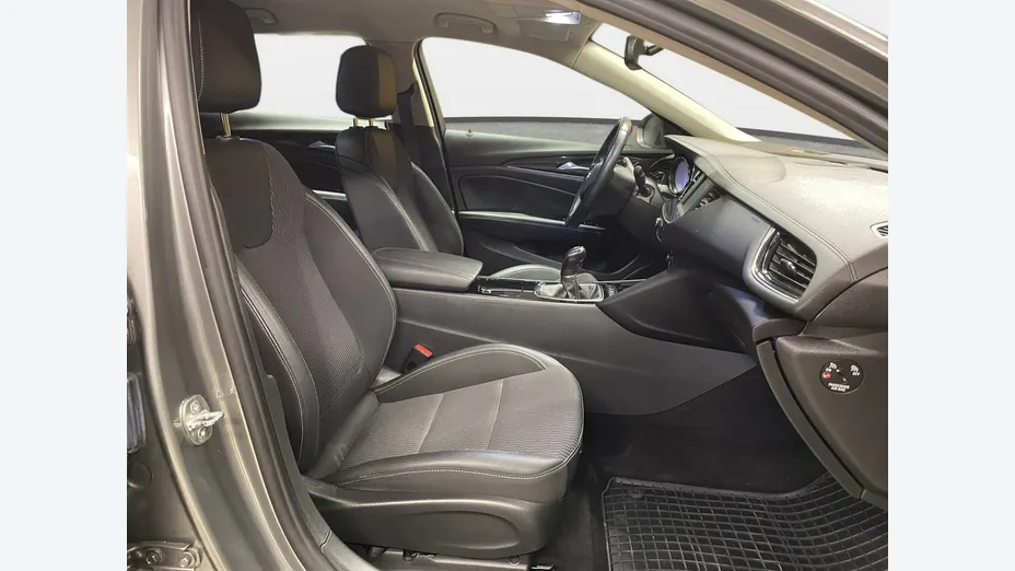 OPEL Insignia -