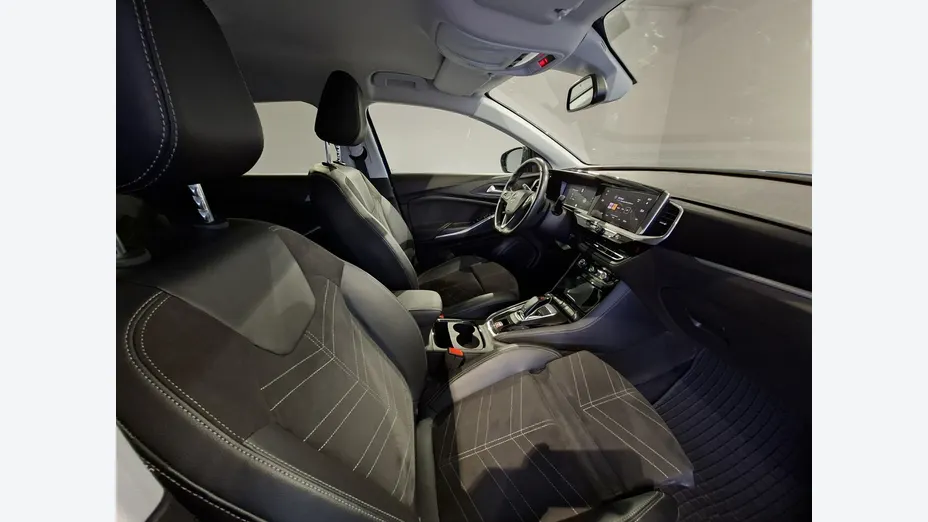 OPEL Grandland X -