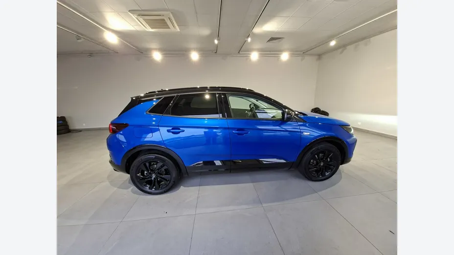 OPEL Grandland X -