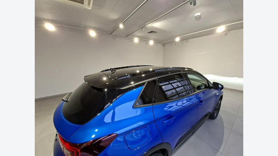 OPEL Grandland X -