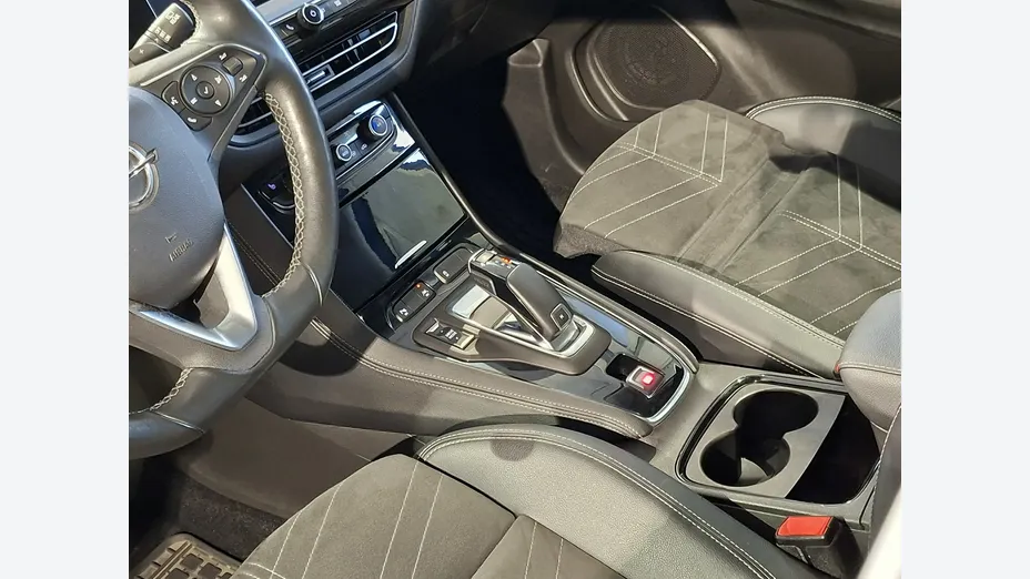 OPEL Grandland X -